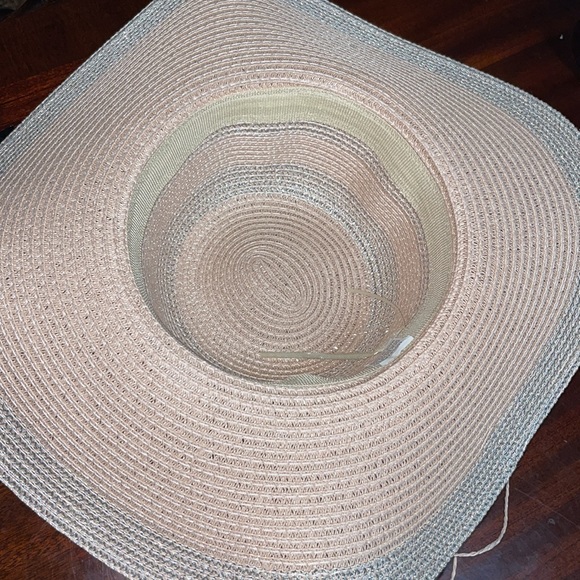 Beautiful rose gold with silver beach hat - Picture 5 of 5